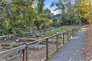 652 Timm Valley Rd NE, Atlanta, GA 30305 - Photo 12