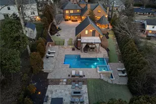 790 Glenairy Dr, Atlanta, GA 30328 - Photo 2