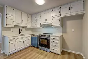 1879 Lake Chase Ln, Jonesboro, GA 30236 - Photo 12