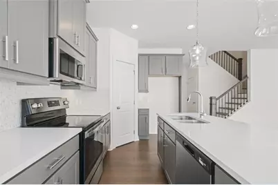 28 Auburn Valley Way, Auburn, GA 30011 - Photo 16