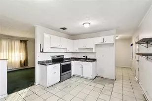 605 Robert E Lee Pkwy, Jonesboro, GA 30238 - Photo 10