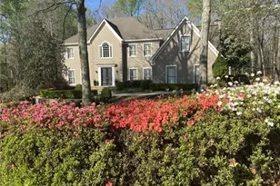 12880 Bucksport Dr, Roswell, GA 30075 - Photo 2