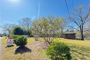 2498 Johnson Dr, Atlanta, GA 30340 - Photo 4