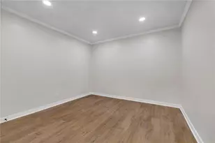 2060 Baker Rd, Atlanta, GA 30318 - Photo 10