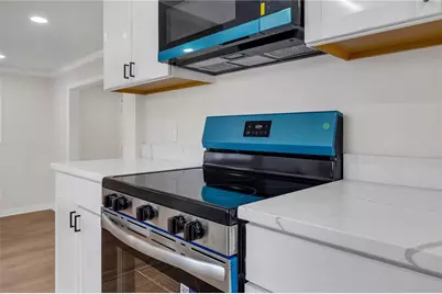 2060 Baker Rd, Atlanta, GA 30318 - Photo 14