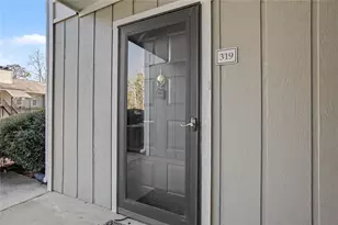 319 Park Ridge Cir, Marietta, GA 30068 - Photo 2