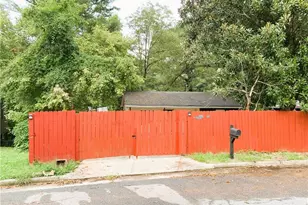 1551 Ferno Dr NW, Atlanta, GA 30318 - Photo 2