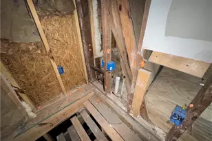 2005 Arlington Cir NW, Atlanta, GA 30318 - Photo 8