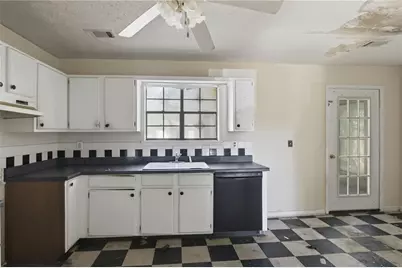 5452 Forest Path Court, Stone Mountain, GA 30088 - Photo 16