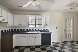 5452 Forest Path Ct, Stone Mountain, GA 30088 - Photo 16