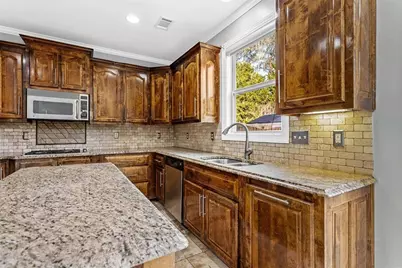 1393 Chloe Drive, Lawrenceville, GA 30043 - Photo 18