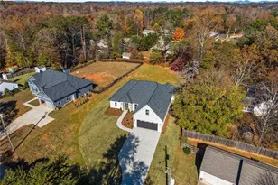 3715 Cameron Cir, Gainesville, GA 30506 - Photo 2