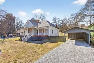 246 Spring St, Commerce, GA 30529 - Photo 2