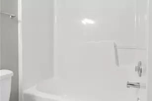 6320 Hickory Ln Cir, Union City, GA 30291 - Photo 18