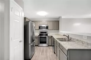 6320 Hickory Ln Cir, Union City, GA 30291 - Photo 8