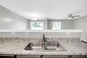 6320 Hickory Ln Cir, Union City, GA 30291 - Photo 12