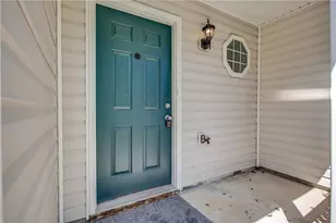 6320 Hickory Ln Cir, Union City, GA 30291 - Photo 2