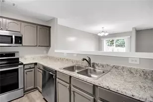 6320 Hickory Ln Cir, Union City, GA 30291 - Photo 10