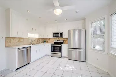 879 Lenox Oaks Circle NE, Atlanta, GA 30324 - Photo 8