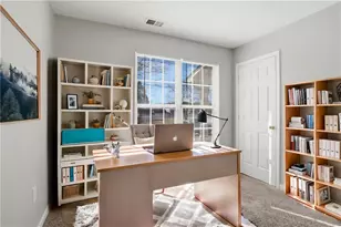 9553 Lakeview Cir, Union City, GA 30291 - Photo 6