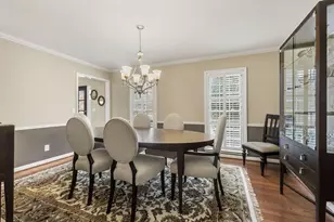 5147 Meadowlake Dr, Dunwoody, GA 30338 - Photo 4