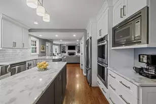 5147 Meadowlake Dr, Dunwoody, GA 30338 - Photo 12