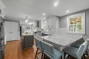 5147 Meadowlake Dr, Dunwoody, GA 30338 - Photo 8