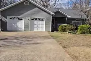 910 Thousand Oaks Dr, Lawrenceville, GA 30043 - Photo 1