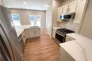 2120 Village Green Dr, Fairburn, GA 30213 - Photo 2