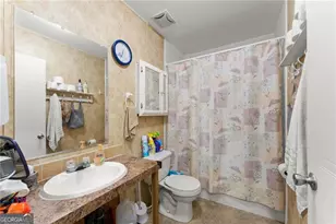 266 Robin Hood Dr, Murrayville, GA 30564 - Photo 16