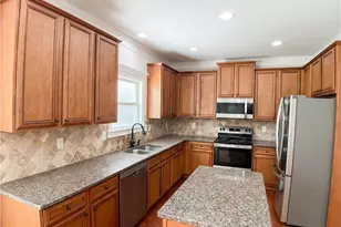 225 Lily Cove Dr, Loganville, GA 30052 - Photo 2