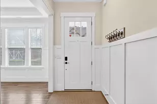 113 Austin Dr, Atlanta, GA 30328 - Photo 2