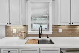 113 Austin Dr, Atlanta, GA 30328 - Photo 16