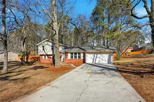 6310 Field Glen Rd, Stone Mountain, GA 30087 - Photo 4