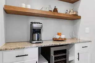 2144 Old Georgian Terrace NW, Atlanta, GA 30318 - Photo 10