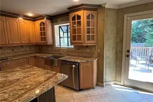 300 Shelli Ln, Roswell, GA 30075 - Photo 12