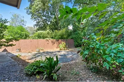 2238 Ridgedale Road NE, Atlanta, GA 30317 - Photo 32