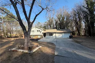 1667 Lake Louella Rd, Suwanee, GA 30024 - Photo 2