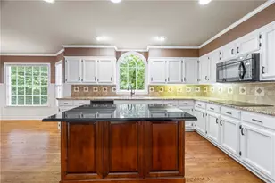 2205 Parliament Dr, Lawrenceville, GA 30043 - Photo 18