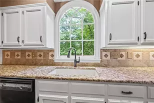 2205 Parliament Dr, Lawrenceville, GA 30043 - Photo 28