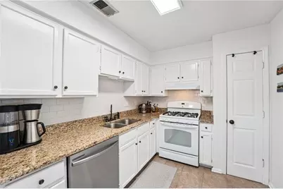 3 Plantation Drive NE #B, Atlanta, GA 30324 - Photo 12