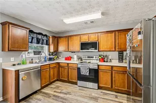 3008 Cedar Glen Run, Gainesville, GA 30507 - Photo 4