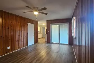 1058 Phillips Cir, Forest Park, GA 30297 - Photo 6