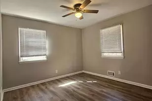 1058 Phillips Cir, Forest Park, GA 30297 - Photo 10