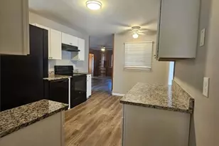 1058 Phillips Cir, Forest Park, GA 30297 - Photo 2