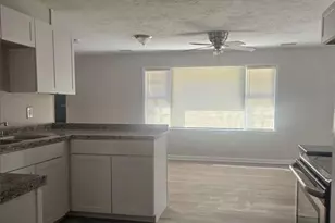 735 S Carter Dr S, Jonesboro, GA 30236 - Photo 2