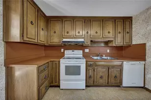 1146 Rolling Green Dr, Acworth, GA 30102 - Photo 10