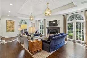 985 Club Commons Cir NE, Brookhaven, GA 30319 - Photo 8