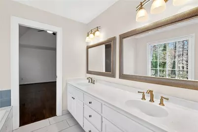 2428 Kings Arms Drive NE, Atlanta, GA 30345 - Photo 38