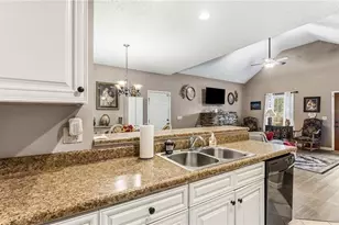 825 Shannon Cir NE, Rome, GA 30161 - Photo 8